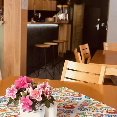 Quarto em Acomodações Particulares Goscinne Cichosza *