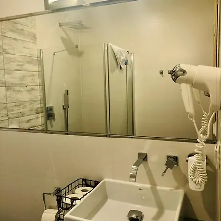 Quarto em Acomodações Particulares Goscinne Cichosza *