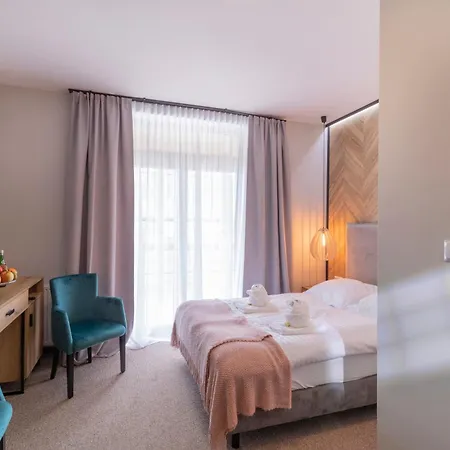 Quarto em Acomodações Particulares Goscinne Cichosza *